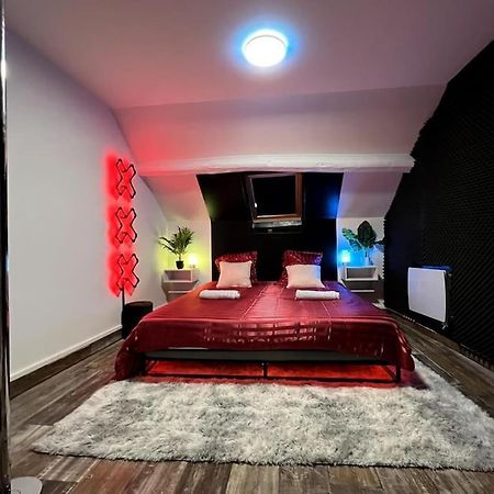Red Love-Room / Balneo & Plus ! Souppes-sur-Loing 외부 사진