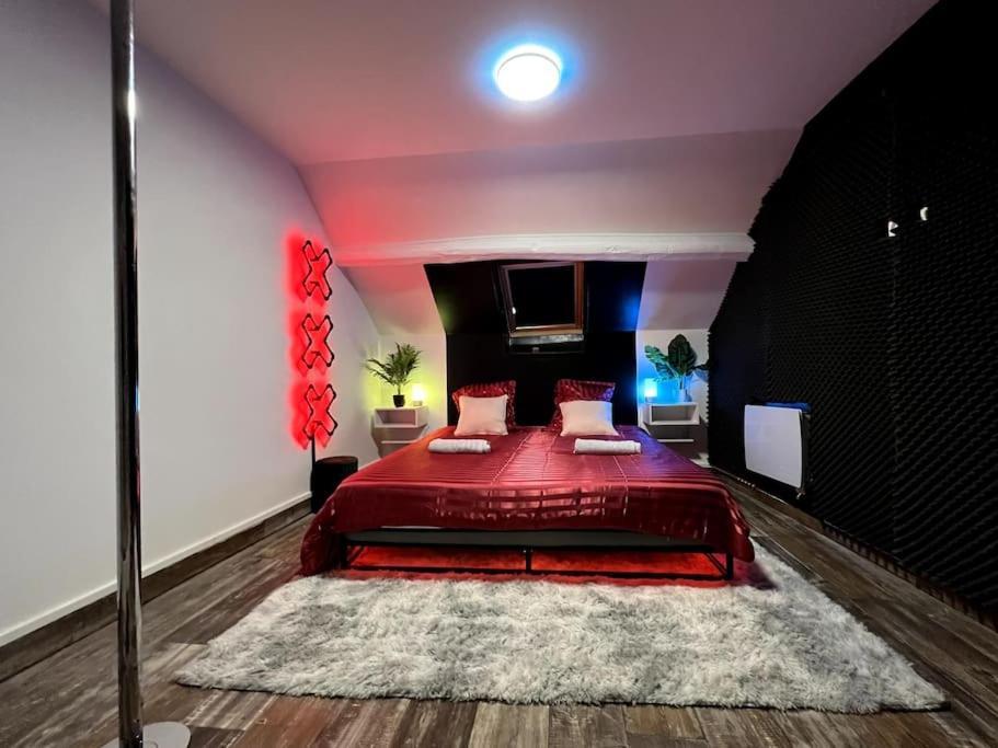 Red Love-Room / Balneo & Plus ! Souppes-sur-Loing 외부 사진