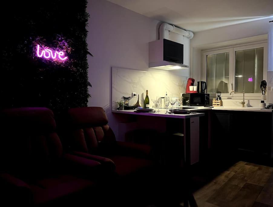 Red Love-Room / Balneo & Plus ! Souppes-sur-Loing 외부 사진