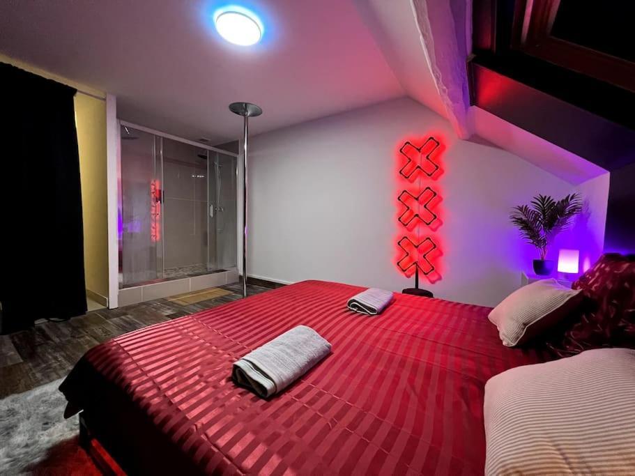Red Love-Room / Balneo & Plus ! Souppes-sur-Loing 외부 사진